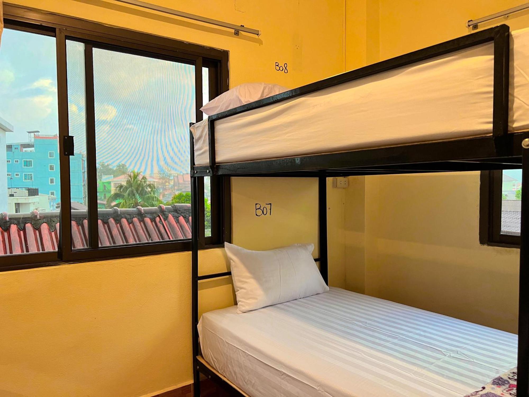 Easy Go Backpacker Hostel 방 비엥 외부 사진