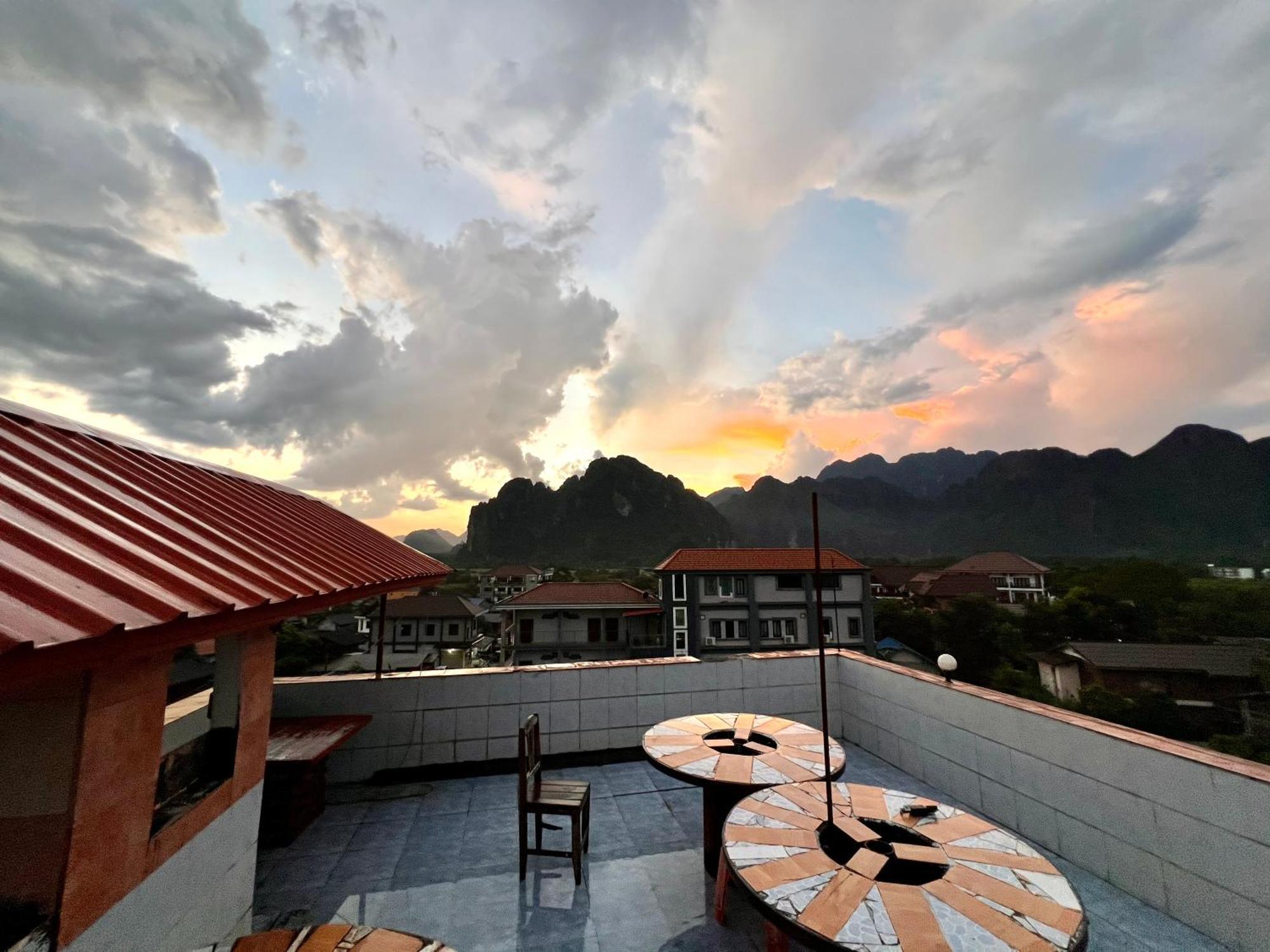 Easy Go Backpacker Hostel 방 비엥 외부 사진