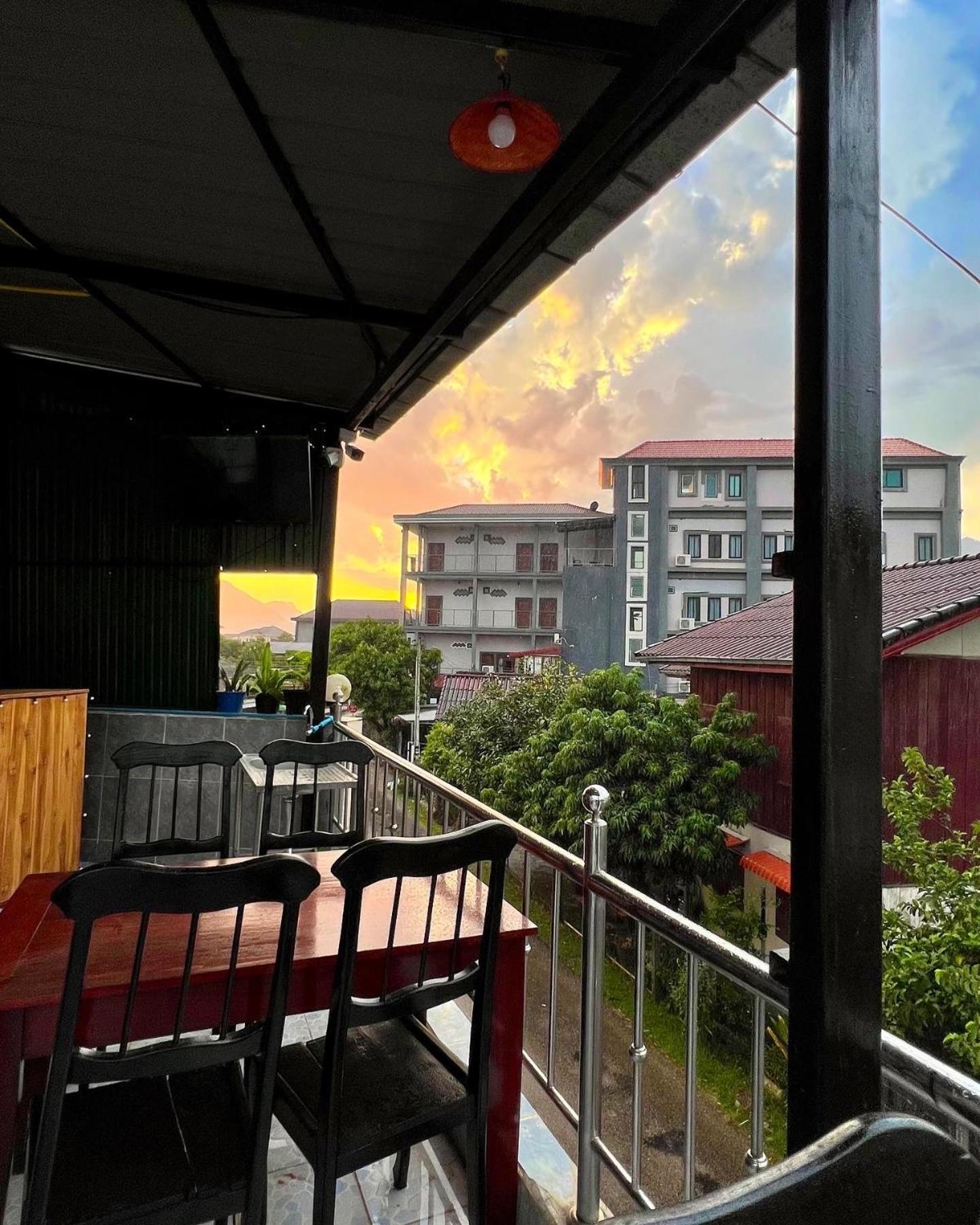 Easy Go Backpacker Hostel 방 비엥 외부 사진