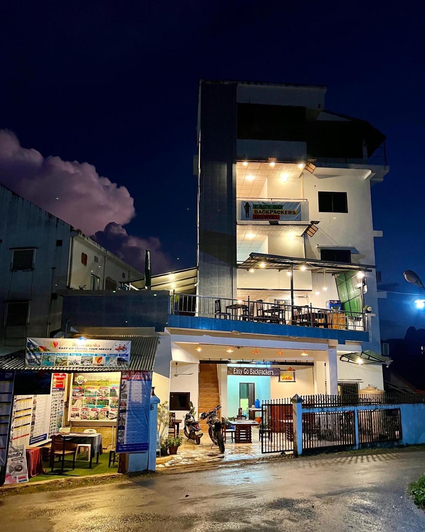 Easy Go Backpacker Hostel 방 비엥 외부 사진