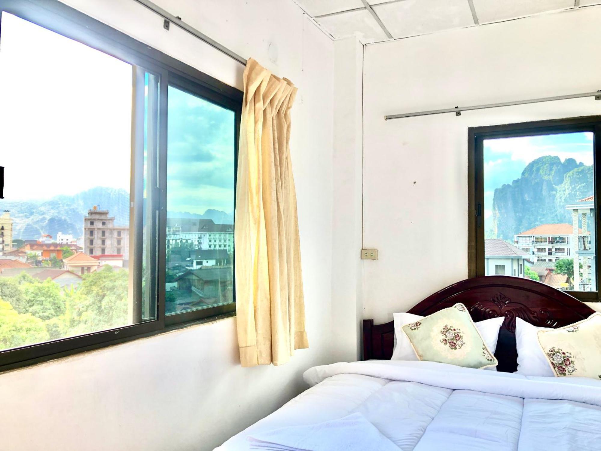 Easy Go Backpacker Hostel 방 비엥 외부 사진
